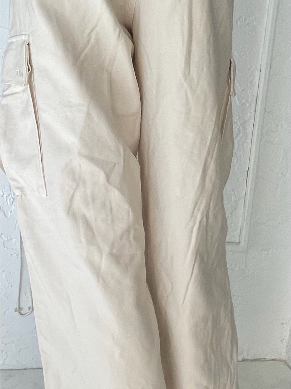Aritzia TNA Beige Cargo Pants - Picture 5 of 9